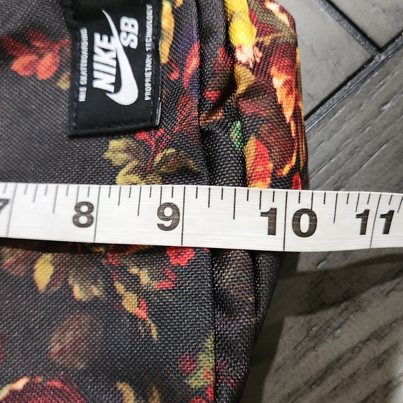 Nike SB Floral Crossbody Bag - Picture 5 of 6